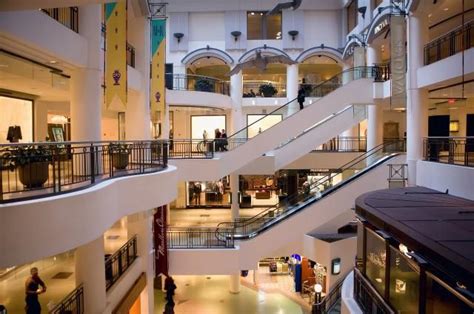 The Best Shopping Malls in Montreal | Shopping malls, Montreal, Mall