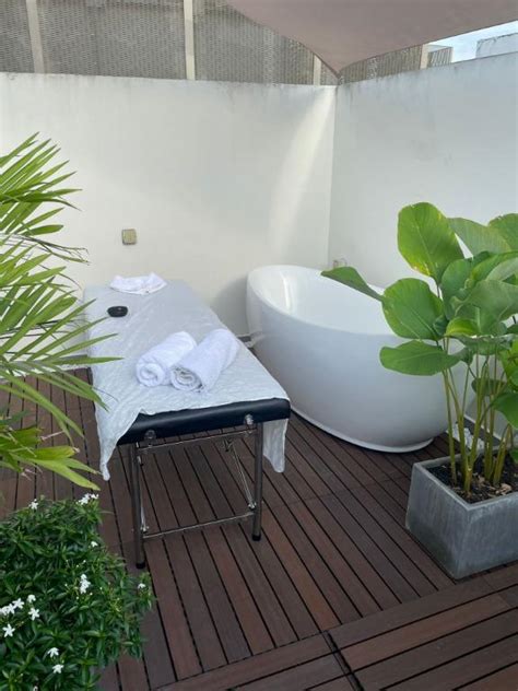 Rooftop Relaxing Massage Lifestyle Services Beauty And Health Services On Carousell