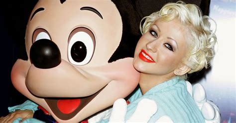 Christina Aguilera Se Enfrenta A Mickey Mouse En Disneyworld