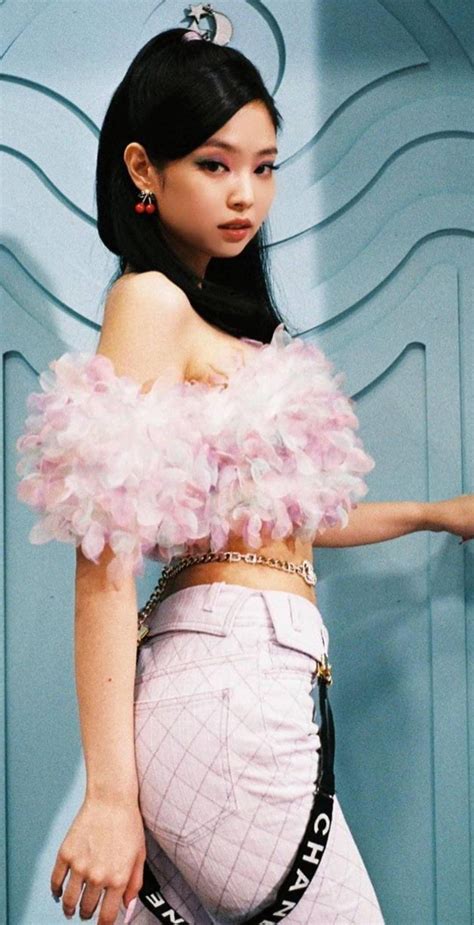 Melalui instagram story, jennie mengkonfirmasi bahwa penampilannya tersebut terinspirasi dari karakter mia wallace. 𝑲𝒑𝒐𝒑 𝒕𝒉𝒊𝒏𝒈𝒛 on Twitter em 2020 | Jennie blackpink, Blakpink, Looks