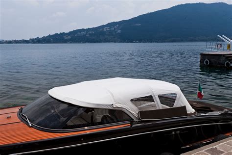 Riva Iseo Day Cruiser Yacht Of 27 Feet With The New Opac Retractable