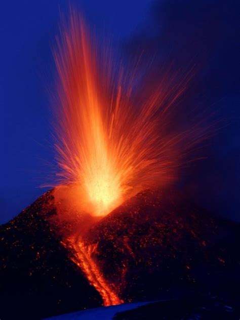 Mount Etna Eruption Bbc Crew Among At Least 10 Injured In