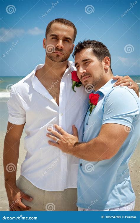Zwei Homosexuelle M Nner Am Strand Stockfoto Bild Von Lebensstil