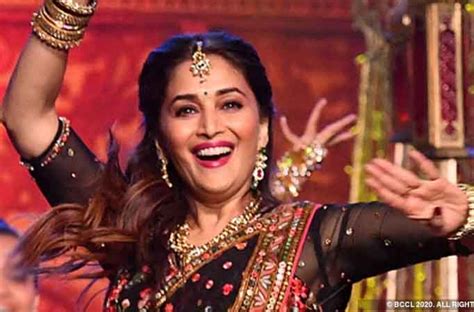 bollywood dancing diva madhuri dixit s dance with madhuri app collaborates with chingari app