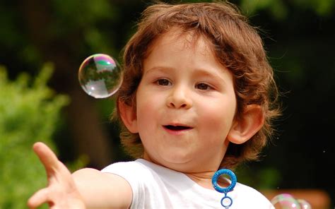 Happy Child Touching Bubble Wallpapers - 1680x1050 - 477069