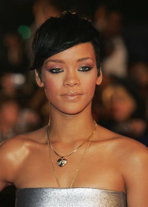 Rihanna Returns To Close Cropped Pixie Haircut After More Than A Decade