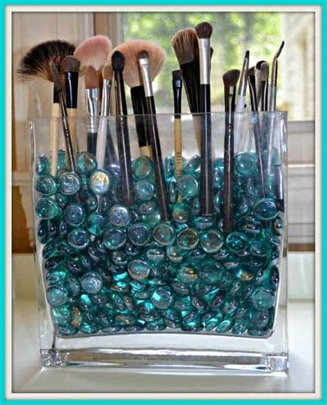 Check spelling or type a new query. DIY Make-up Brush Holder - henry happened