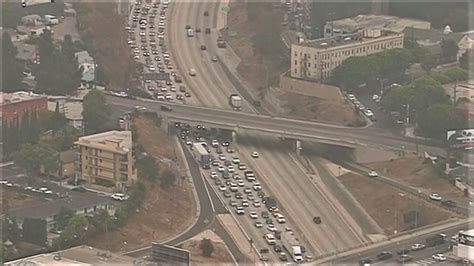 Flooding From Water Main Break Closes 101 Freeway Lanes Nbc Los Angeles