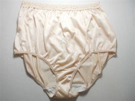 Vintage Vanity Fair Usa Made 100 Dupont Nylon Tricot Panties White Size 744 Clothing Shoes