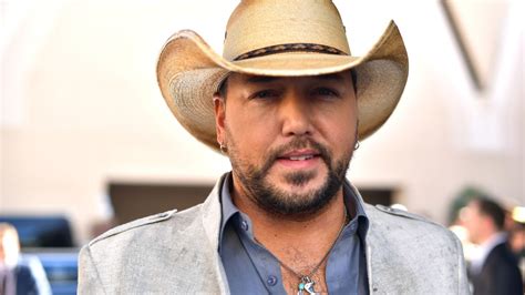 Country Superstar Jason Aldean Makes Heartbreaking Musical Tribute In