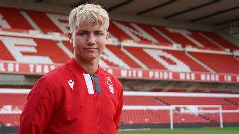Nottingham forest football club are an association football club based in west bridgford, nottinghamshire, england. Why Nottingham Forest have struck gold with a pro deal for ...