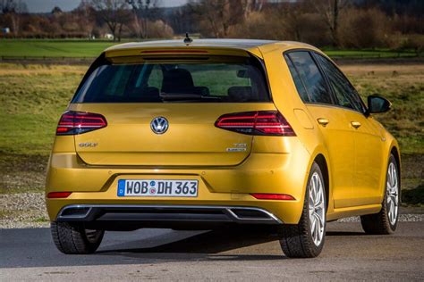 I compare both the mk7 golf r and the mk7.5 golf r to explain the differences as a result of the facelift. Volkswagen Golf MK7.5 officially teased, GTI & R included ...