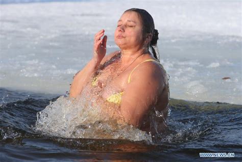 People Bathe In Icy Water During Orthodox Epiphany Celebrations Xinhua English News Cn