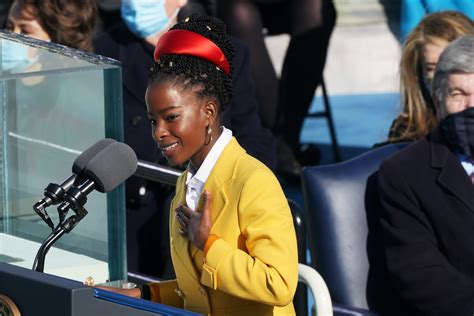 Youth Poet Laureate Amanda Gormans Words And Highlighter Dazzled At Inauguration — See Photos