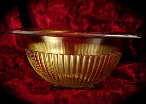 Mixing Bowl By Federal Glass Co 19 77 Via Etsy Bowl Mixing Bowl Decorative Bowls