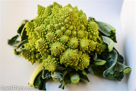 Romanesco's funky, fun appearance has been known to incentivize even the pickiest of eaters to eat their veggies, but we find that everyone, from kids to. Pasta with Romanesco Broccoli - Travel For Taste