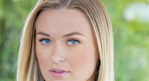 Masaüstü Natalia Starr Model Kadınlar Mavi Gözlü Düz Saç Sarışın