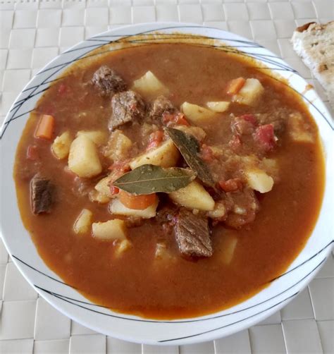 Back then it consisted mainly of meat and onions. Traditional Hungarian Goulash Soup (Gulyás) on BakeSpace.com