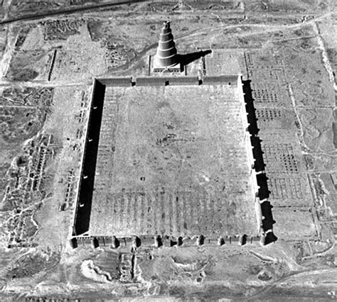 The great mosque of samarra was at one time the largest mosque in the world; El minarete en espiral de la Gran Mezquita de Samarra(Irak ...