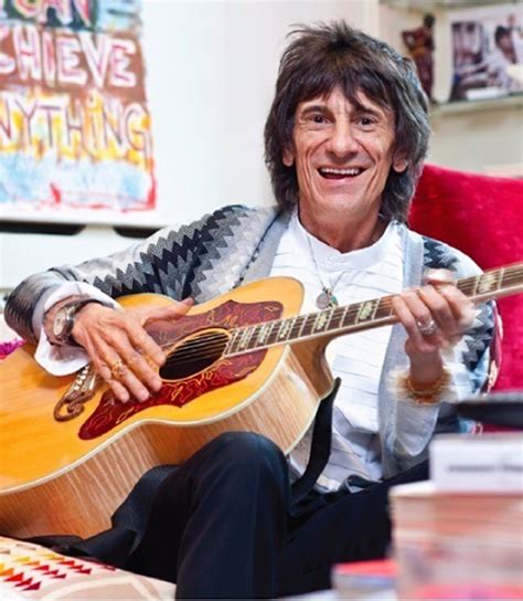 Ron Wood Guitarrista De Los Rolling Stones Operado De Un Pulmón