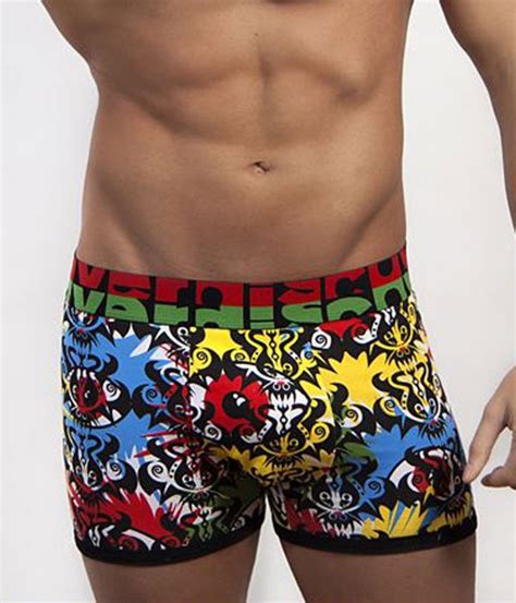 Las mejores imágenes de cuerpos masculinos llevando calzoncillos muy cortitos están aquí, en belfusto.com. Boxer Amazon Discover