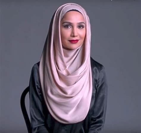 Amena Khan Loréals Liebling Ist Eine Frau Mit Kopftuch Mode And Kosmetik Derstandardat