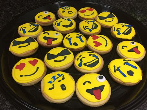 Emoji Sugar Cookies 😜 Sugar Cookies Cookies Sugar Cookie