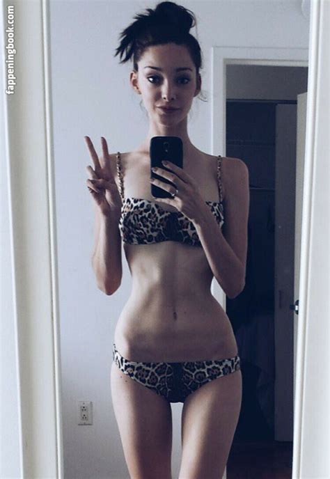 Emma Dumont Nude The Fappening Photo Fappeningbook