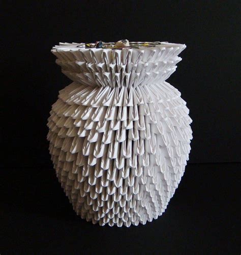 3d Origami Vase Made From Over 600 Folded Pieces Modular Origami