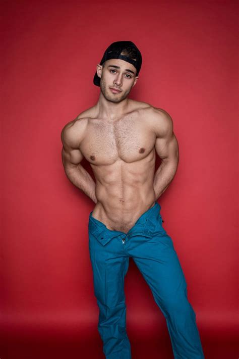 Daily Bodybuilding Motivation Hot Male Model Quinton Wynn
