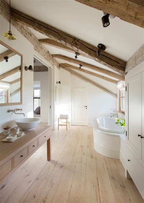 15 Attics Turned Into Breathtaking Bathrooms