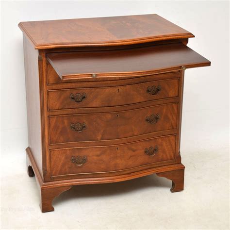 Antique Serpentine Fronted Mahogany Chest Of Drawers Antiques Atlas