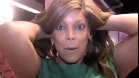 Must See Wendy Williams Takes Off Her Wig Essence