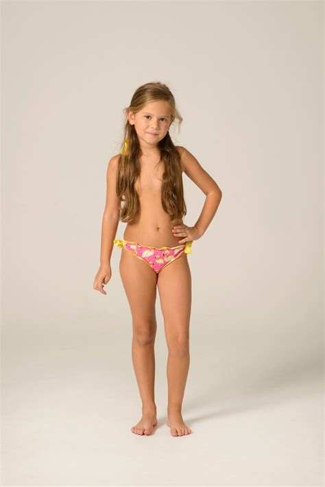 Swimwear for teens and kids | diseños propios. nina culetin biquini60