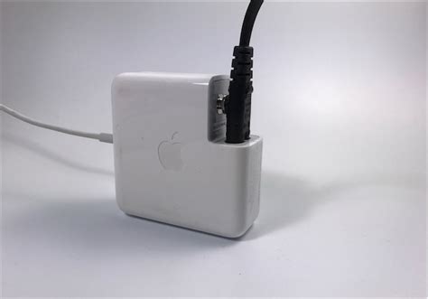 Chargeur Macbook Pro Ne Marche Plus - Apple n'intègre pas le câble d'alimentation dans son MacBook Pro à 4