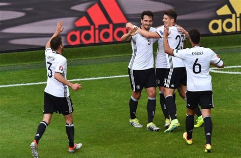 Rangliste, spielplan, anstoßzeiten zu allen spielen in der runde der letzten acht. Fußball-EM: Deutschland erreicht Viertelfinale souverän ...