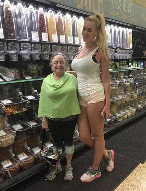 Giant People Tall People Short People Sexy Beautiful Women Sexy