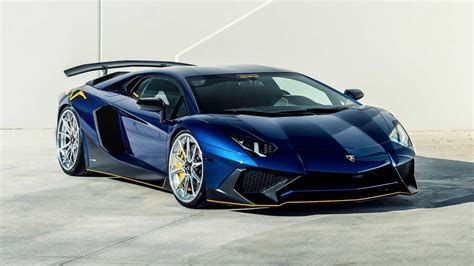 Does This Blue Lamborghini Aventador SV Look Better With 22 Inch