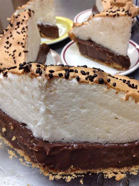 Fall is by far, my favorite season. Homemade chocolate meringue pie! | Chocolate meringue pie ...