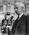60 Faces: Bertrand Russell