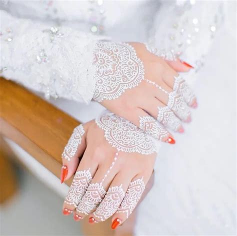 57 motif henna tangan sederhana yang mudah dan cantik 20 corak putih trend paling pada pengantin 13 inspirasi kaki menawan hati demi sucinya model merah untuk dengan desain 30 simple inai menarik. Pengantin Inai Putih - Serba Pengantin