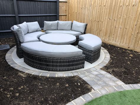 Circular Seating Area Seating Area In Courtyard Garden Tds Find