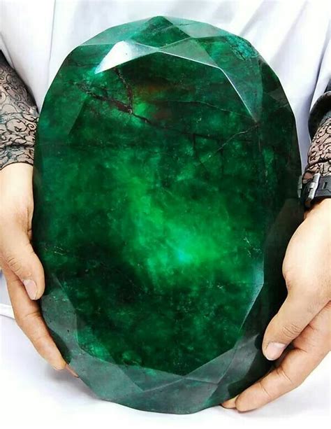Worlds Largest Emerald Minerals And Gemstones Crystals And