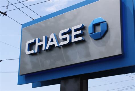 However, they do try to push you to get a credit card or loan. Chase Bank to Close 300 Branches to Save $1.4 Billion by ...