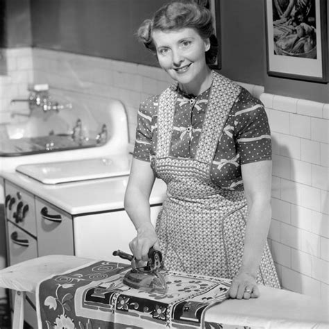 Daily Schedule For The 50s Housewife Old Pictures