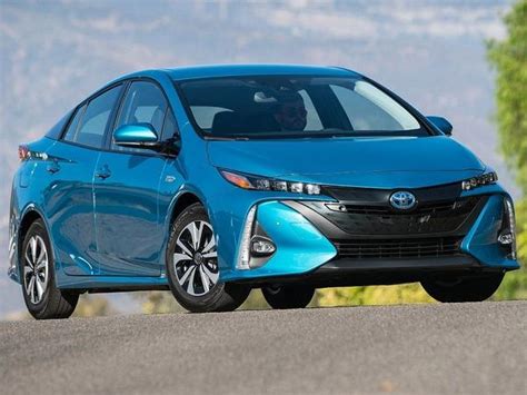 One look at the 2021 toyota prius and it might strike you like a ninja looking back at you. Nouvelle Toyota Prius 2021: look, prix, photos, spécifications