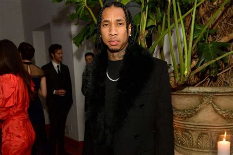 Tyga Grabs Gun After Being Dragged Out Of Floyd Mayweathers Birthday