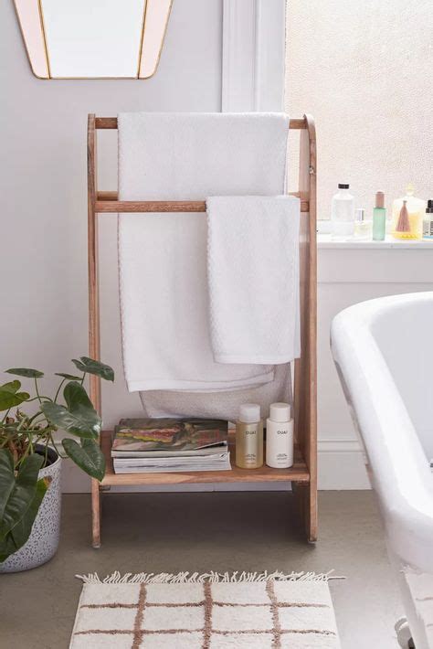 21 Designer Ways To Store And Decorate With Bath Towels