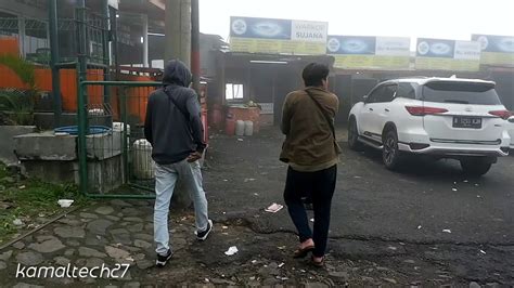 Mereka sampai ke puncak dan ada jembatan rapuh yang menghadang. Jalan" ke puncak bogor cianjur berkabut - YouTube