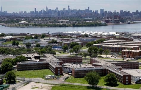 Rikers Island Inmate Dies — First Fatality In Nyc Jails This Year